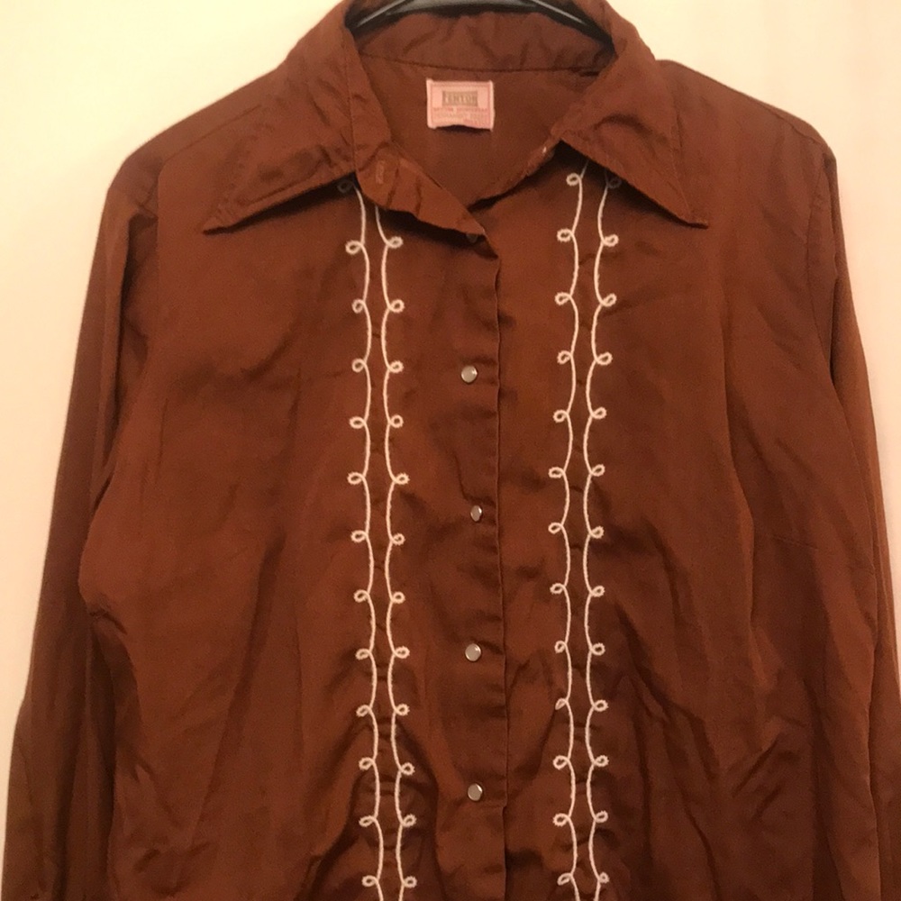 Vintage Fenton Western Embroidered Pearl Button Down